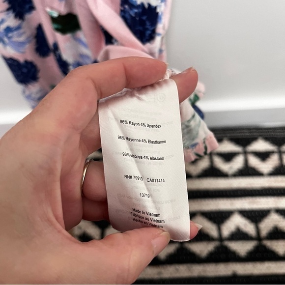 A PEA IN THE POD Floral Jersey Knit Maternity Maxi Dress Size Medium - Picture 8 of 10